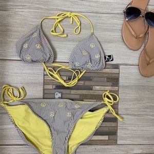 YELLOW PIECE SIGN BIKINI